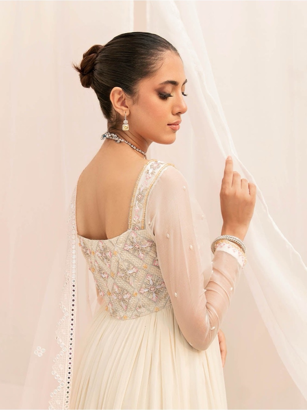 Mahum Asad Nuri Luxury Formal Party Wear Creme Lehenga Anarkali Pakistani Ruffle